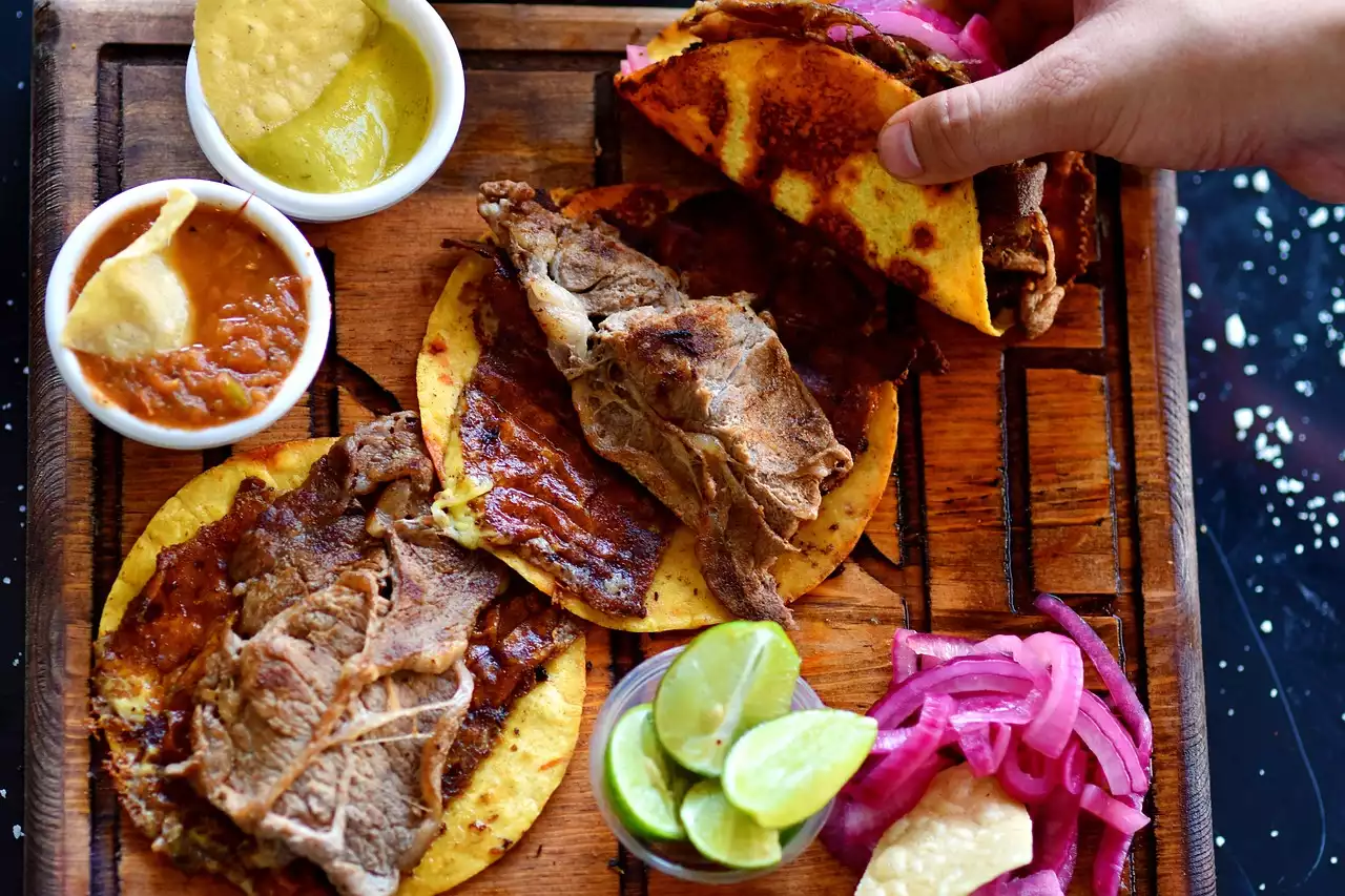 10 מאכלי רחוב מקסיקנים שחייבים לנסות שלא שמעתם עליהם